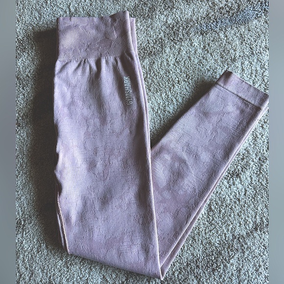 Gymshark Pants - Never Worn High Waisted Gymshark Scrunch Butt Leggings (M)